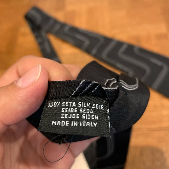 Dolce and Gabbana Tie - Picture 3 of 3